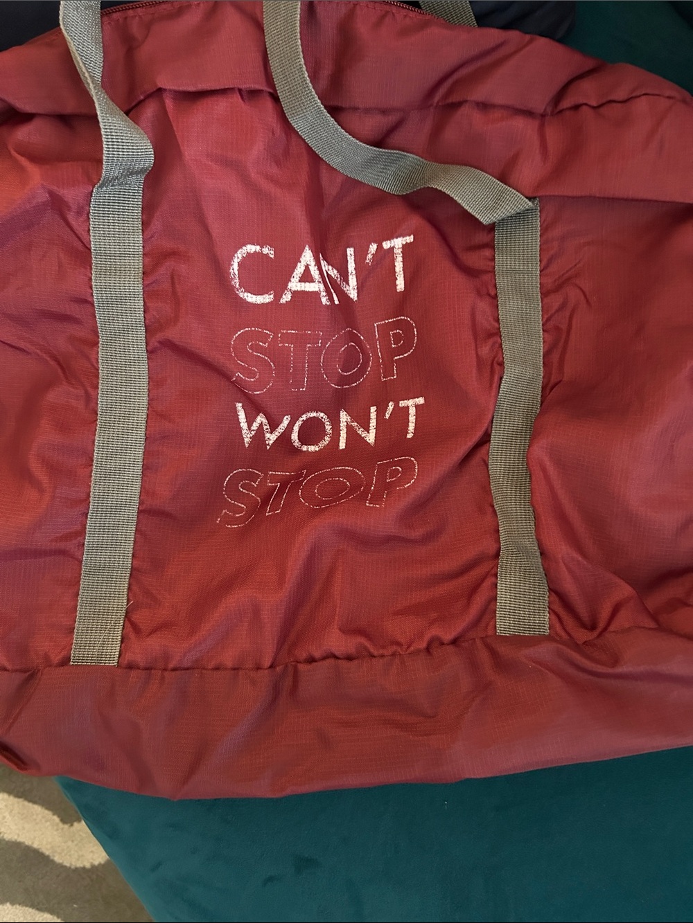 Motivational Reddish burgundy gym Bag "Can't Stop Won't Stop"